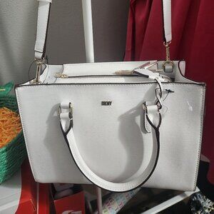 DKNY